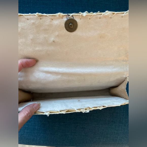 Cute Straw Raffia Clutch Handbag Mettalic Silver Floral Embellishment - Picture 7 of 10